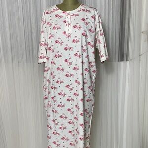 NWOT Bellina Floral Print 3 Button down 100% Cotton Short Sleeves Nightgown O/S